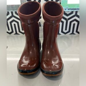 Bogs Women's Burgundy and Black Winter Boots